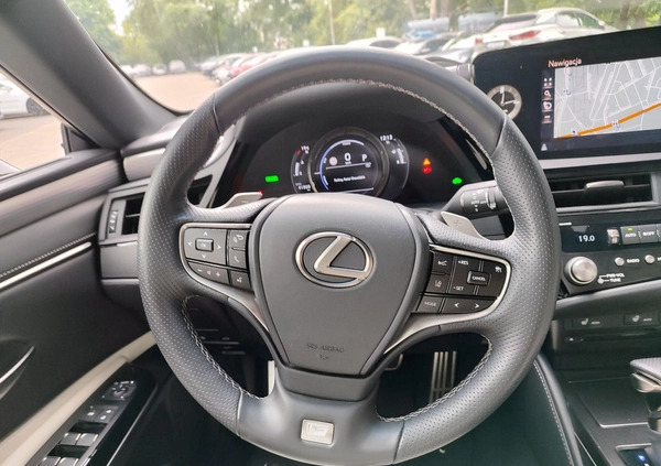 Lexus ES cena 199900 przebieg: 51114, rok produkcji 2021 z Izbica Kujawska małe 562